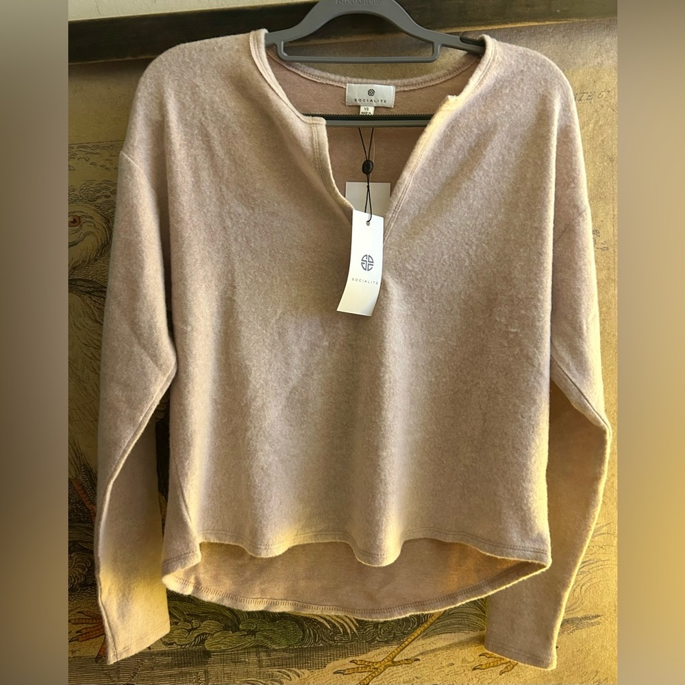 * New Socialite from Nordstrom Sweater in Soft Tan SZ XS *